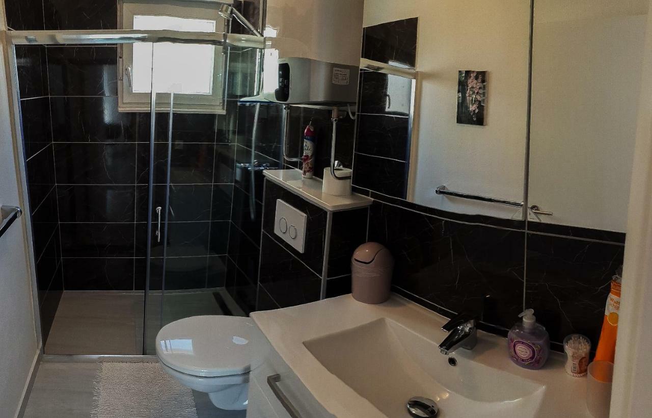 Honey Apartment Kastela Luaran gambar