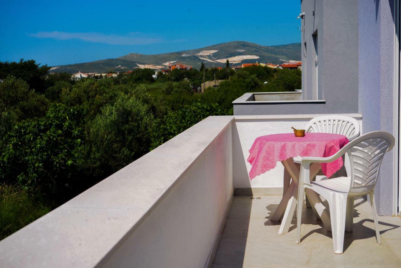 Honey Apartment Kastela Luaran gambar