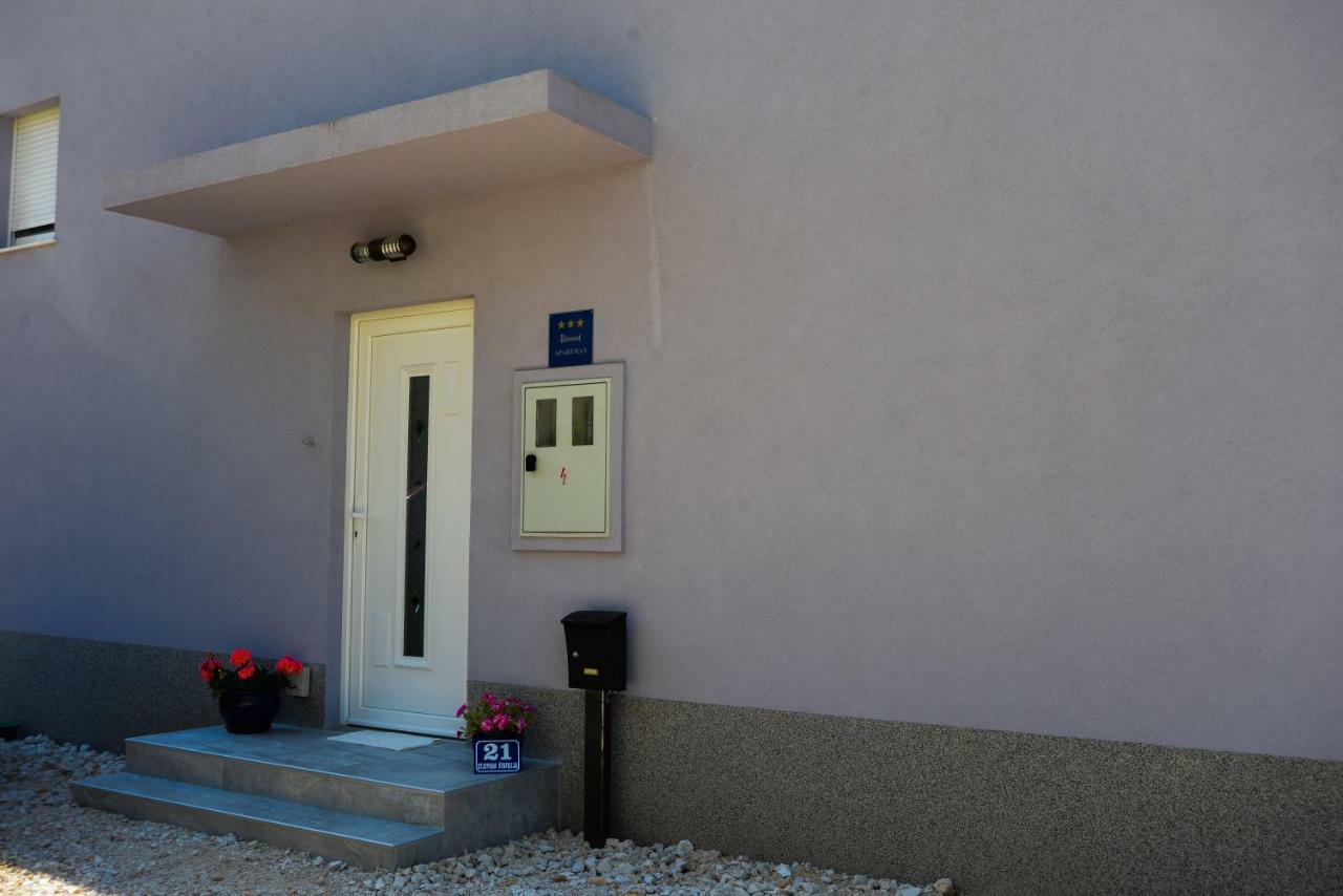 Honey Apartment Kastela Luaran gambar