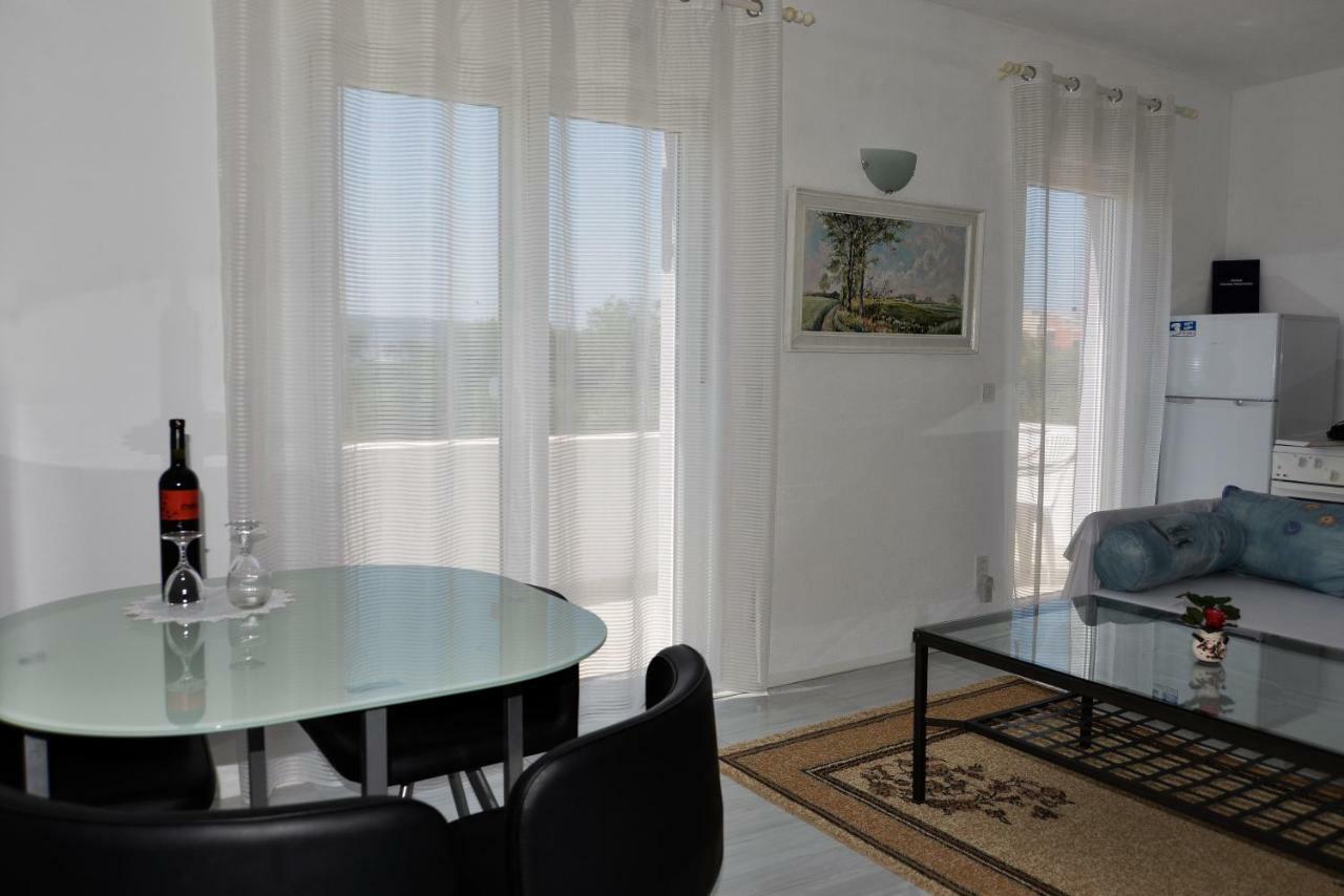 Honey Apartment Kastela Luaran gambar